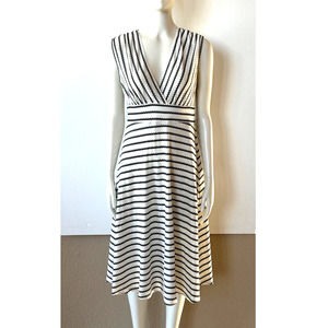 NWT Max Studio Dress Black & White Sleeveless V Neck Stretch Striped Sz M